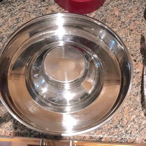 2 stainless steel bowls